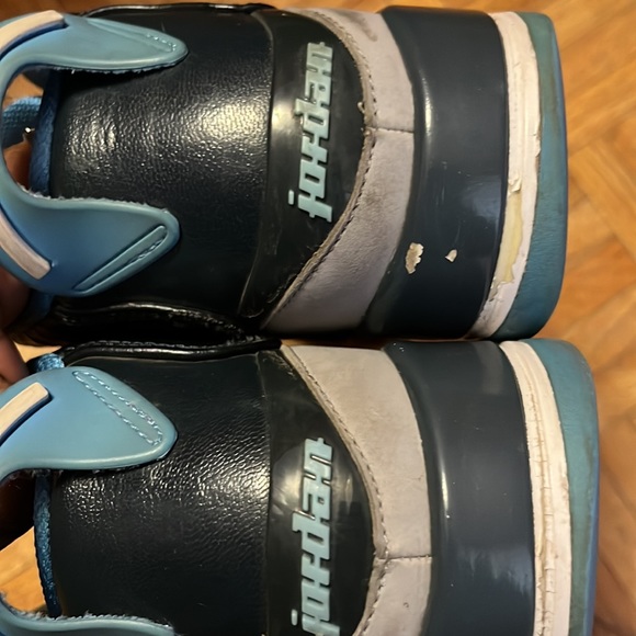 Baby blue grey and white Jordan’s dub 00’s - Picture 5 of 6